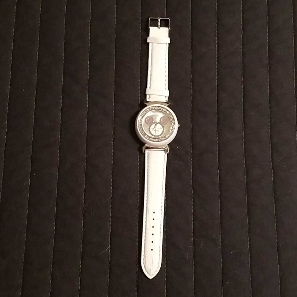 Mickey Mouse womens watch - Picture 2 of 7